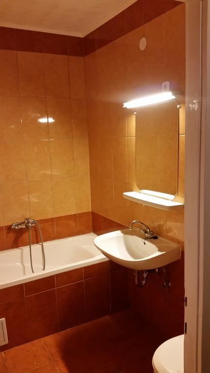 Otis Vendeghaz Apartmán